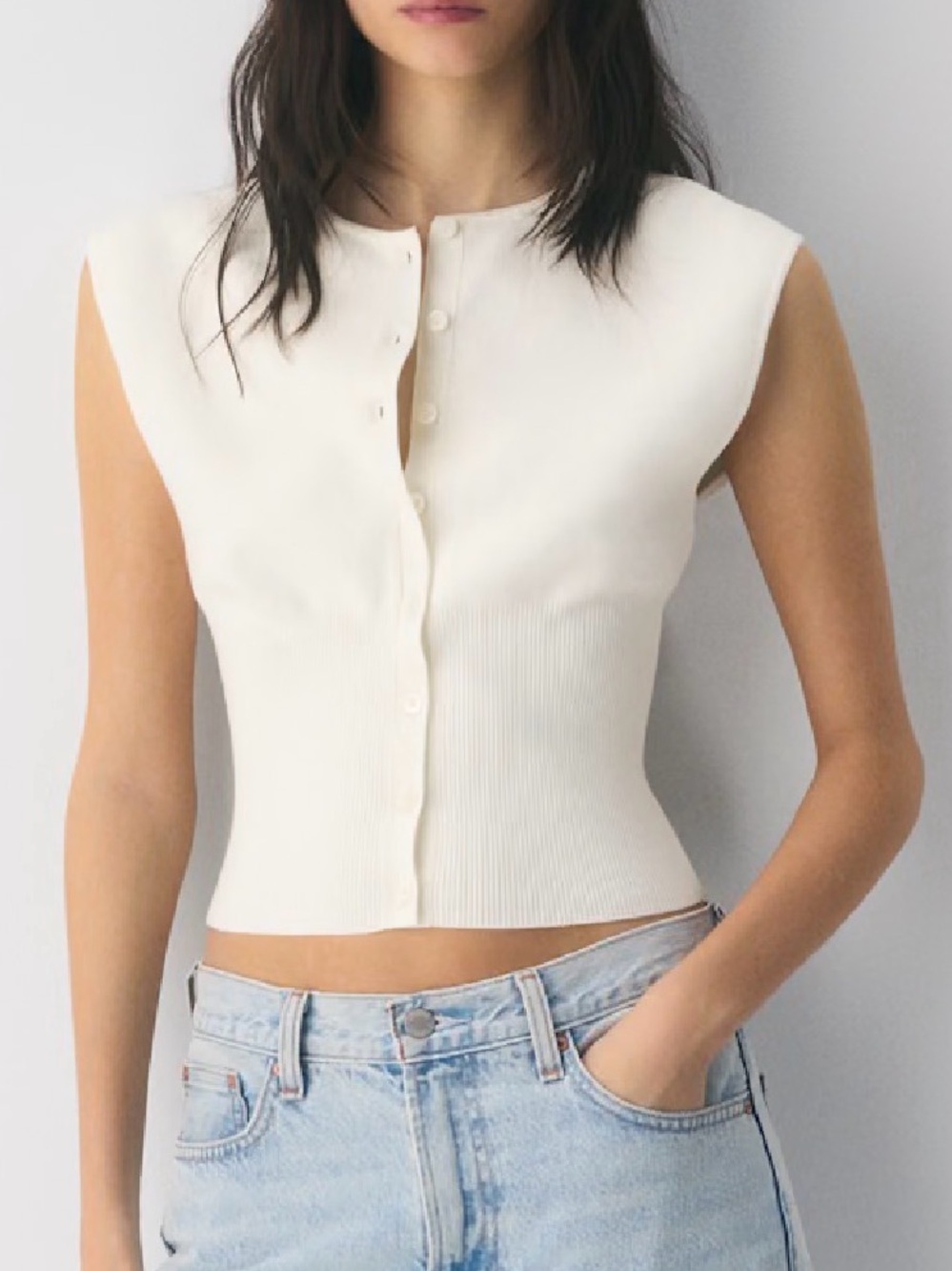 Aritzia Golightly Sleeveless Cardigan - Wonder Yarn - Birch